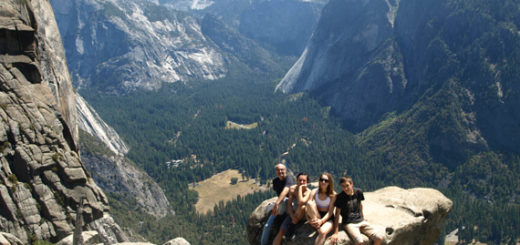 Joanna Rączaszek-Leonardi ze swoją wielojęzyczną rodziną w Parku Narodowym Yosemite w USA (archiwum Joanny-Rączaszek Leonardi)